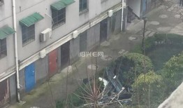 交房楼顶开裂爆料视频大全,揭秘交房楼顶开裂爆料视频背后的真相”