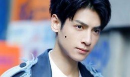 娱乐圈爆料君罗云熙,娱乐圈爆料君揭秘，明星背后的故事